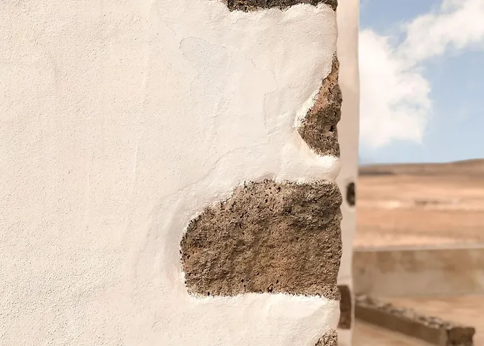 Canaryislandshost L The Sky