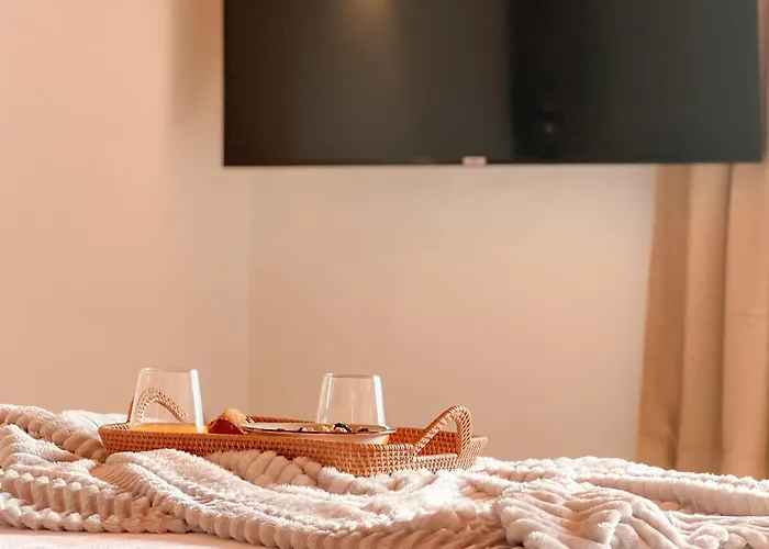 Canaryislandshost L The Sky