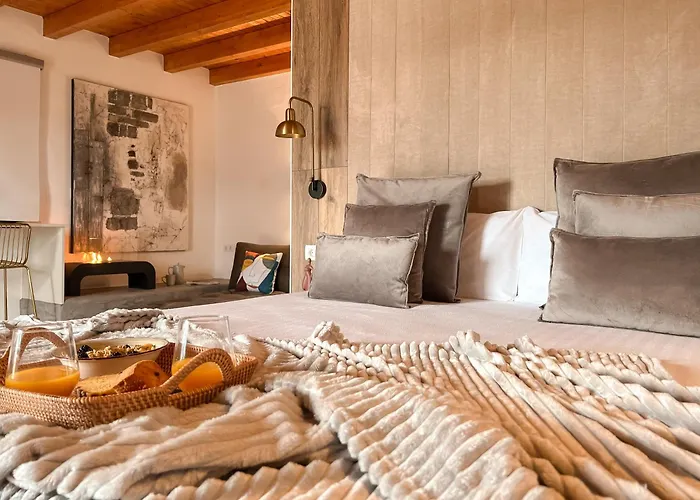 Canaryislandshost L The Sky *